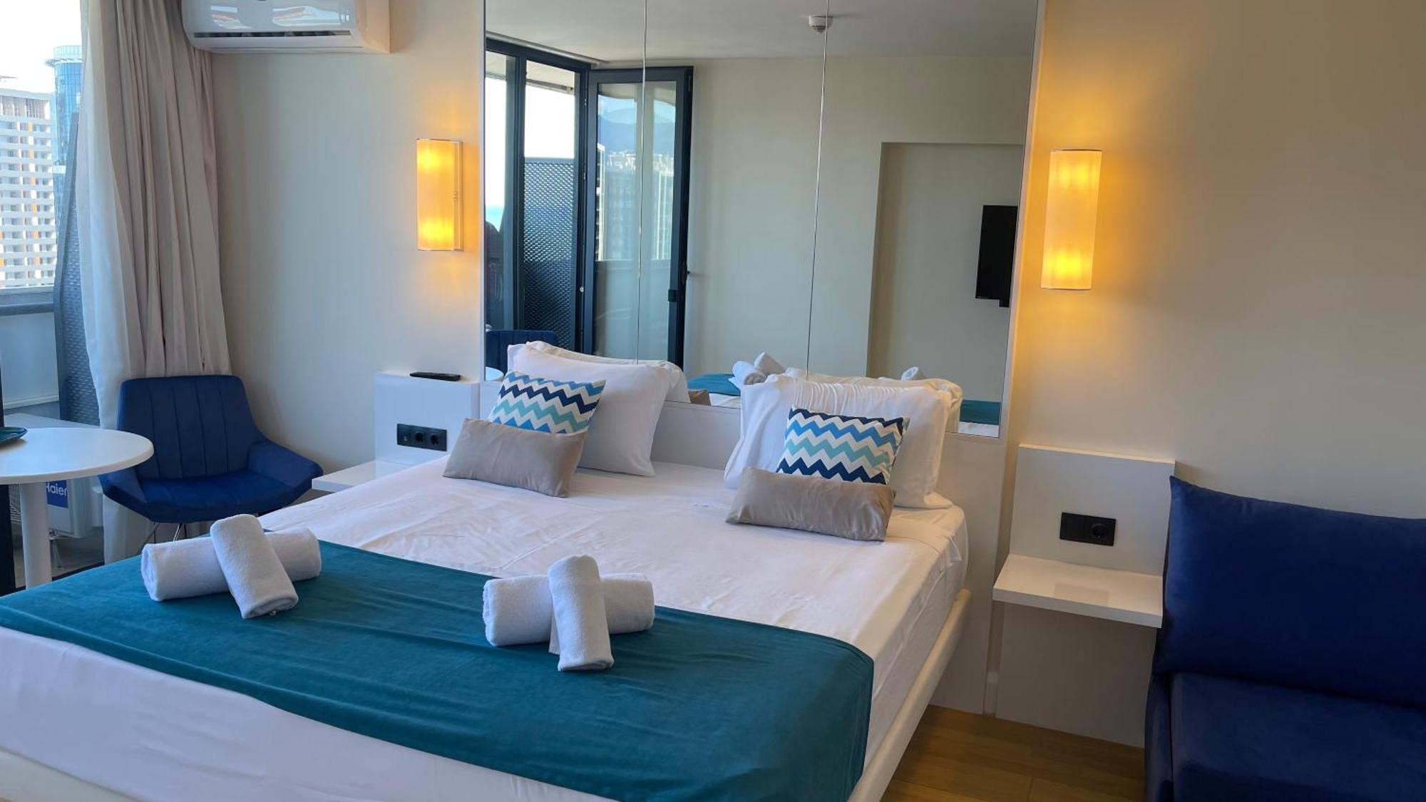 Hellobatumi Aparthotel Kültér fotó